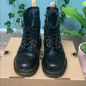 Vegan Dr. Martens size 5 1460 pascal